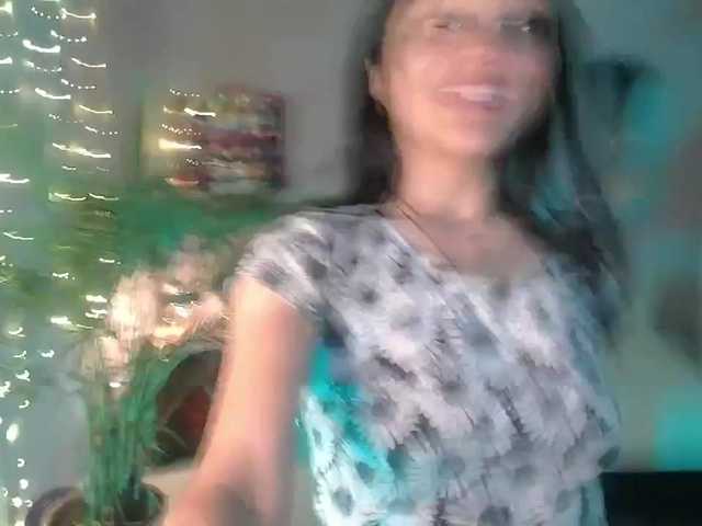 Екранни снимки на излъчване IndiraMakiris