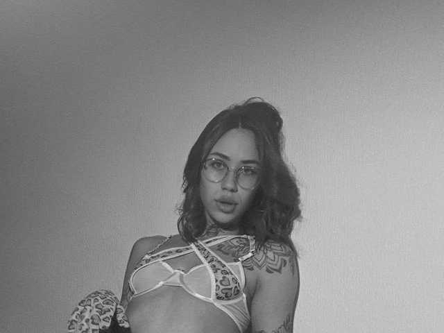 Снимка на профила v_-_-_v