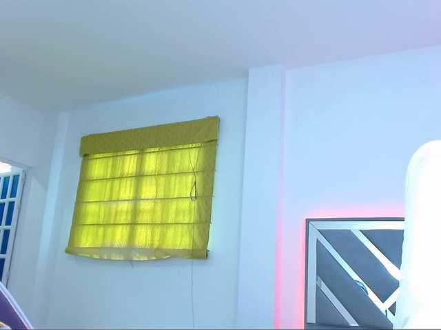 Екранни снимки на излъчване IsaPetite1