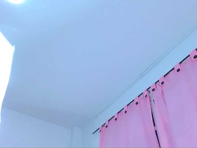 Екранни снимки на излъчване IsaPetite1