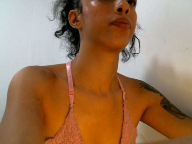 Екранни снимки на излъчване Isnany