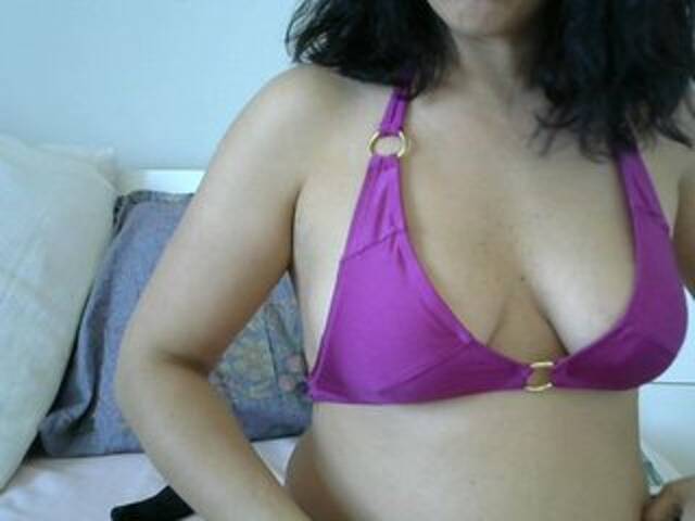 Екранни снимки на излъчване ITALIANAGIRLS