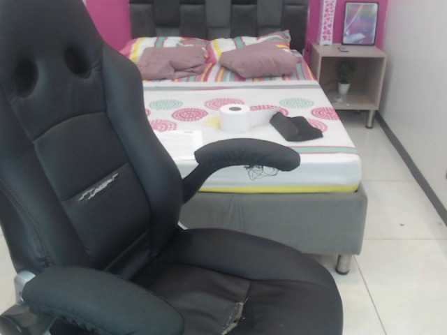 Екранни снимки на излъчване JackyHotBlack