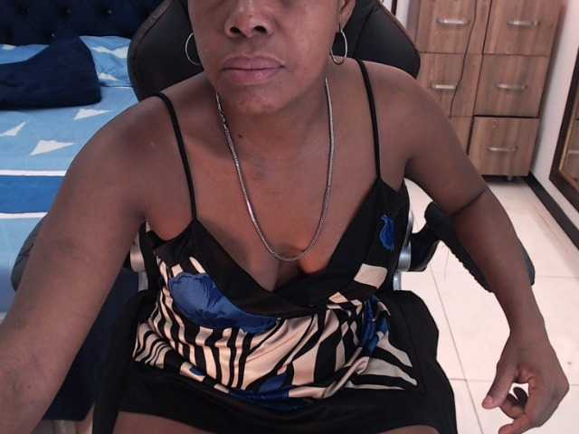 Екранни снимки на излъчване JackyHotBlack