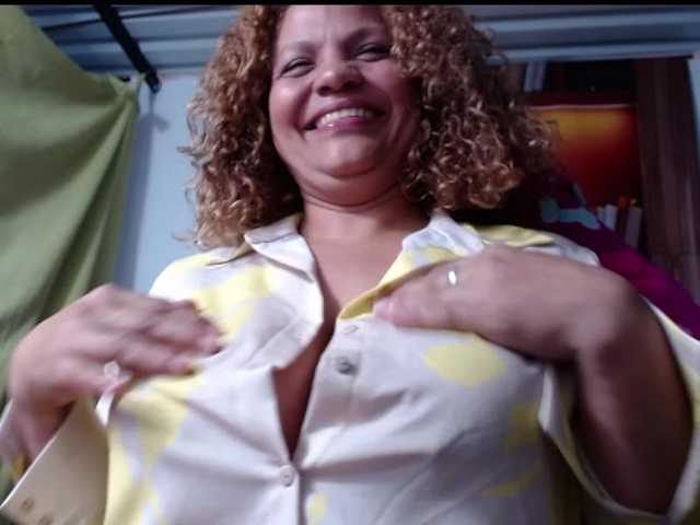 Екранни снимки на излъчване jademoomss