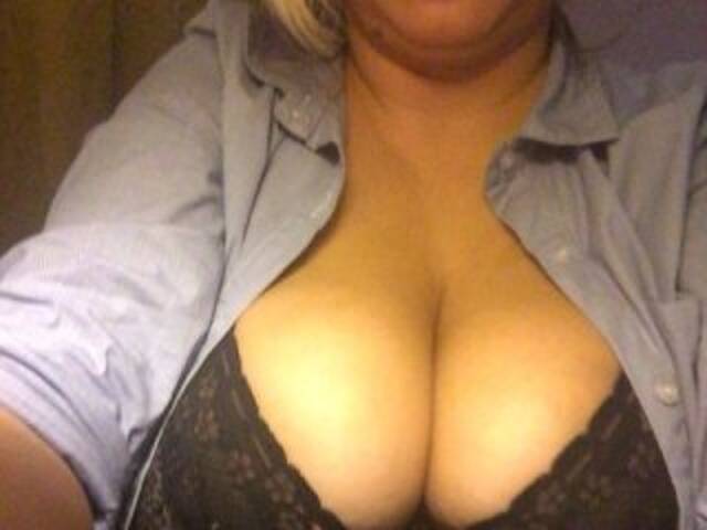 Екранни снимки на излъчване AnficaLoveX