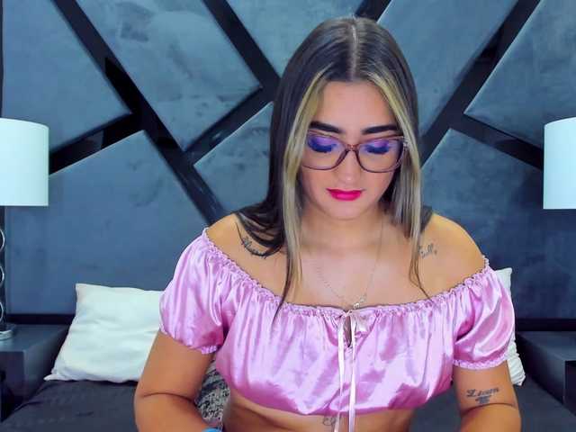 Снимки JasmineRobert Hey guys join to my show, tease, Twerk ... I wet my pussy a lot. I want you to make me explode from heat with vibrations! .