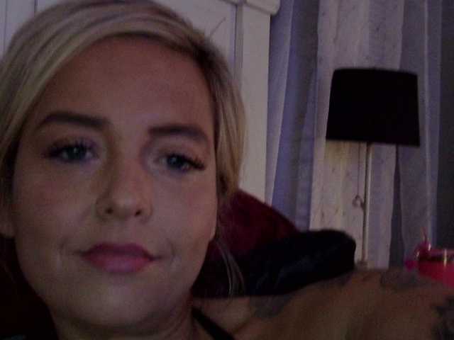 Екранни снимки на излъчване JennaLynn