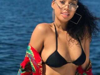 Еротичен видео чат Jolieculmetisse