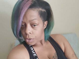 Еротичен видео чат JuicceHoneyPot