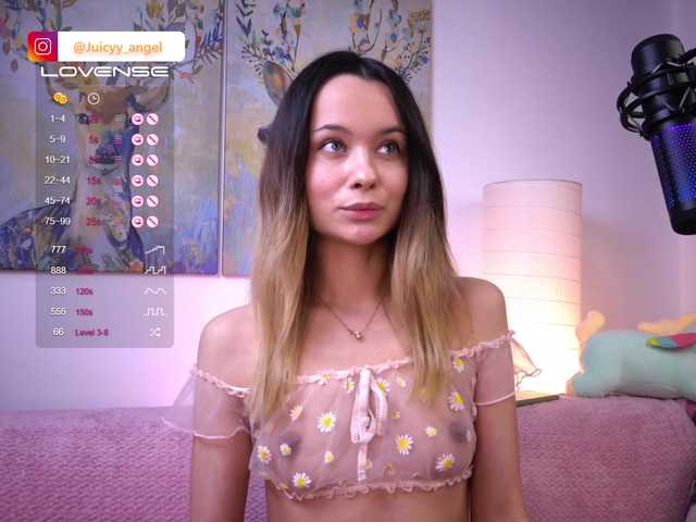Екранни снимки на излъчване JuicyyAngel