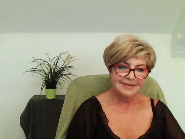 Екранни снимки на излъчване julieamberx