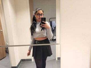 Еротичен видео чат JulietShy