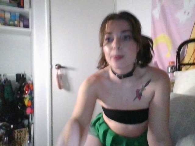 Екранни снимки на излъчване JunipaJinxe