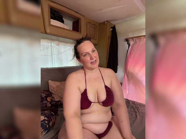 Екранни снимки на излъчване JustTrudy