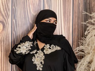 Еротичен видео чат Kadiraa