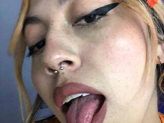 Еротичен видео чат Kaia-tay