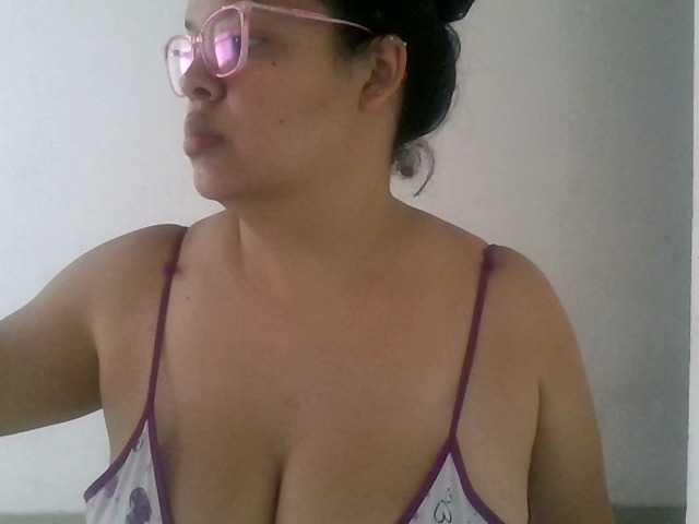 Снимки karlaroberts7 hi happy horny sunday ... make me cum #bigboobs #anal #bigpussylips #latina #curvy