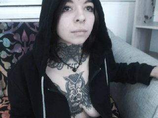Екранни снимки на излъчване karoumoonx