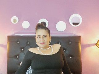 Еротичен видео чат KathiaHunt