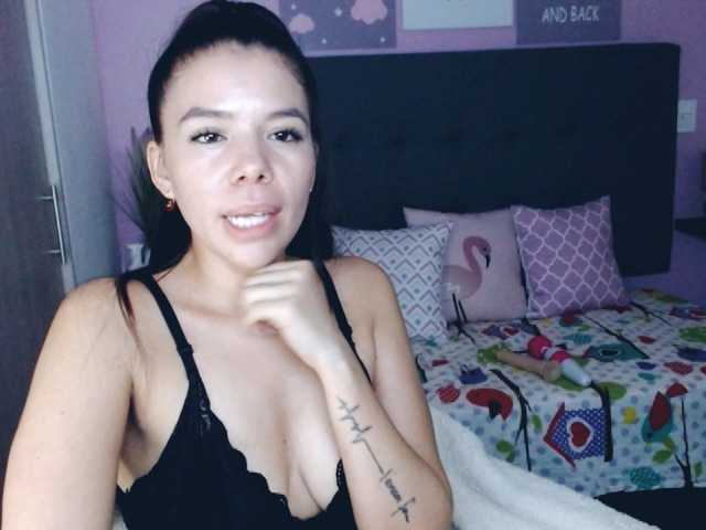 Снимки katiaparker My bed is full of good intentions and very bad ideas. Do you want to join?