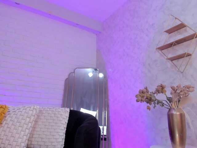 Екранни снимки на излъчване KatieNolan