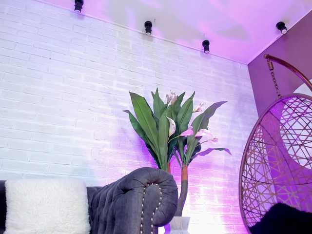 Екранни снимки на излъчване KatieNolan