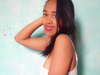 Еротичен видео чат Keirah