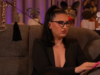 Еротичен видео чат KellyKent