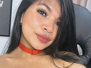 Еротичен видео чат Kendallhot-1