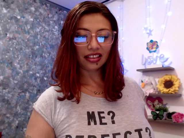 Екранни снимки на излъчване KimberlyMilf
