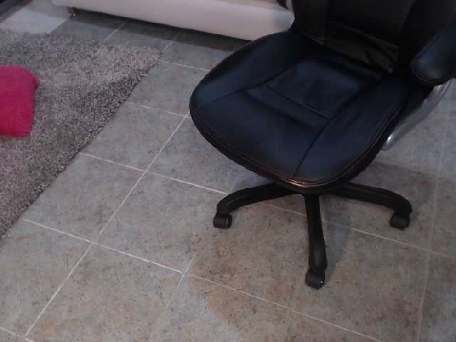 Екранни снимки на излъчване KimMonroex