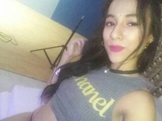 Еротичен видео чат KiraBakeer