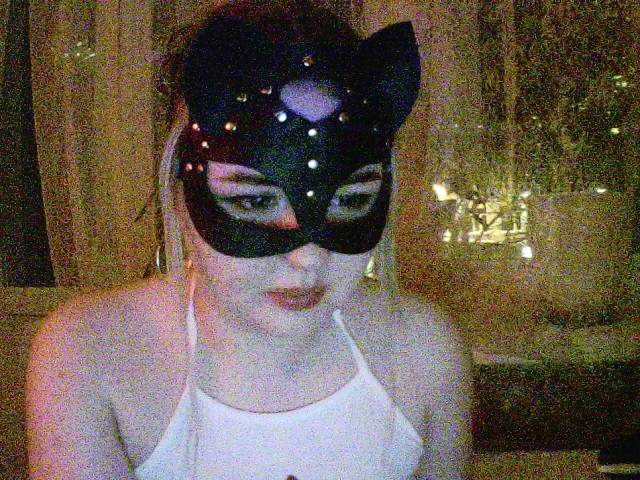 Екранни снимки на излъчване Katya_queen