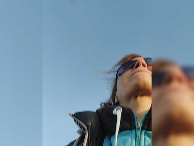 Екранни снимки на излъчване KissaHot