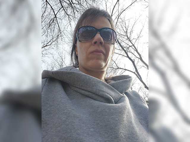 Екранни снимки на излъчване KissaHot