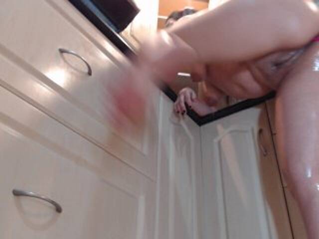 Екранни снимки на излъчване KloeAss