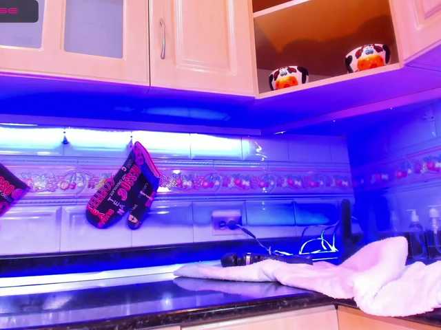 Екранни снимки на излъчване KloeAss