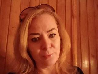 Еротичен видео чат KlorissDenvi