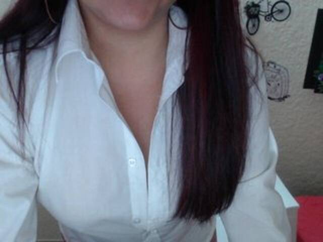 Екранни снимки на излъчване KylieDaniiels