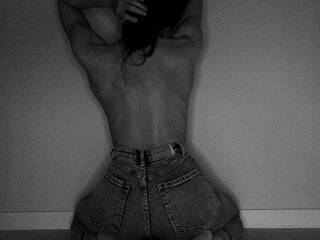 Еротичен видео чат L-o-l-ita