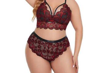 Еротичен видео чат Lacy-Lips