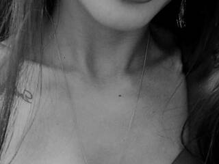 Еротичен видео чат Lady-by-billion