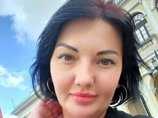 Еротичен видео чат LadyBoomWild