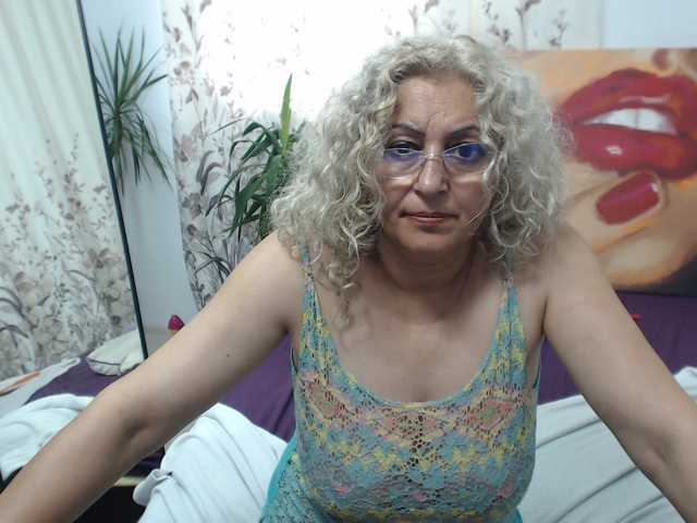 Снимки ladydy4u I am waiting for the hard dick to have fun,,,30 tit 50 ass 500 naked 1000 squrt , 80 blow , 40 c2c