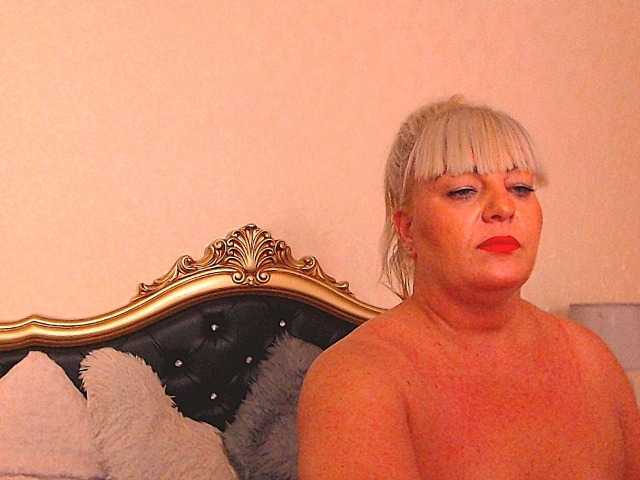 Екранни снимки на излъчване LadyMelanieBBW