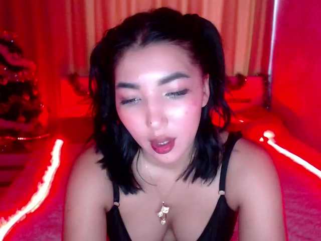 Снимки Lara1Taiber Funny and sexy girl want to play with you