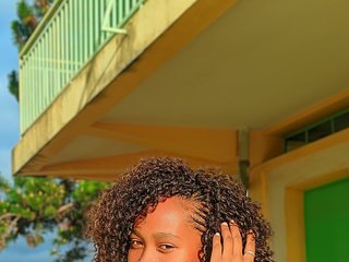 Еротичен видео чат Larah00