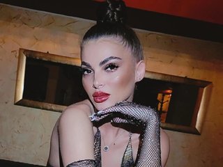 Еротичен видео чат LaylaaDiamond