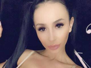 Еротичен видео чат LaylaRad